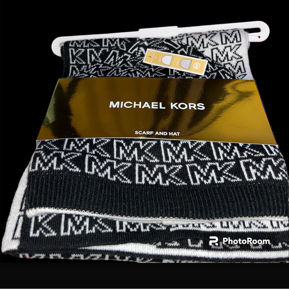 Michael Kors Scarf & Beanie Gift Set